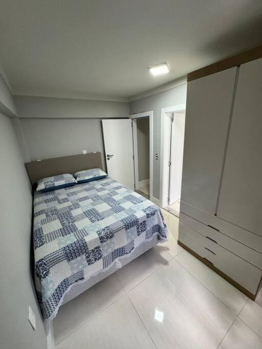 Aparto Canto Da Praia /40M D Mar Apartment บอมบินญัส ภายนอก รูปภาพ